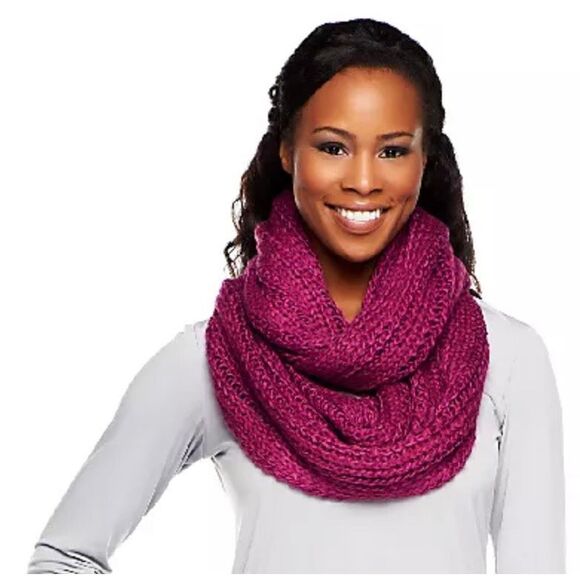 Isaac Mizrahi Live One Size Multi-Textured Green Eternity Scarf NWT - Picture 2 of 3